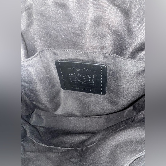 Coach New York Beckett Pocket Crossbody, Pebble Black Leather, Adjustable Strap - Picture 2 of 16